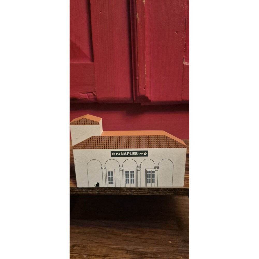 The Cat's Meow Village Naples Depot Florida Train Station Wooden Shelf Sitter